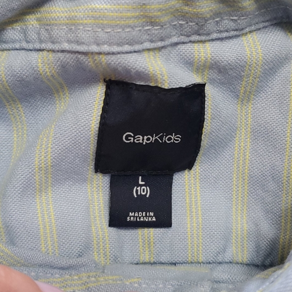 Boy's Gap short sleeved button down - Picture 3 of 3